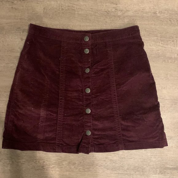 Burgundy button-up skirt - Picture 1 of 3